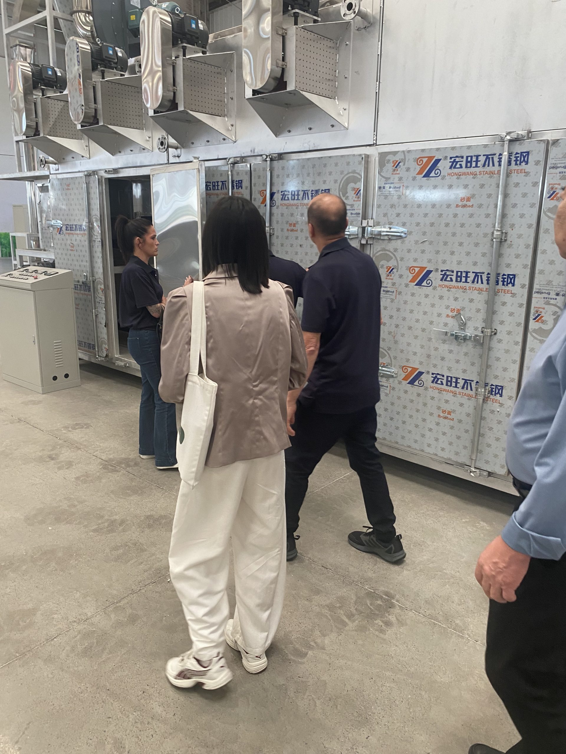 ZEKO industrial multi-zone hot-air drying oven reviewed for fresh meat strip pet treats